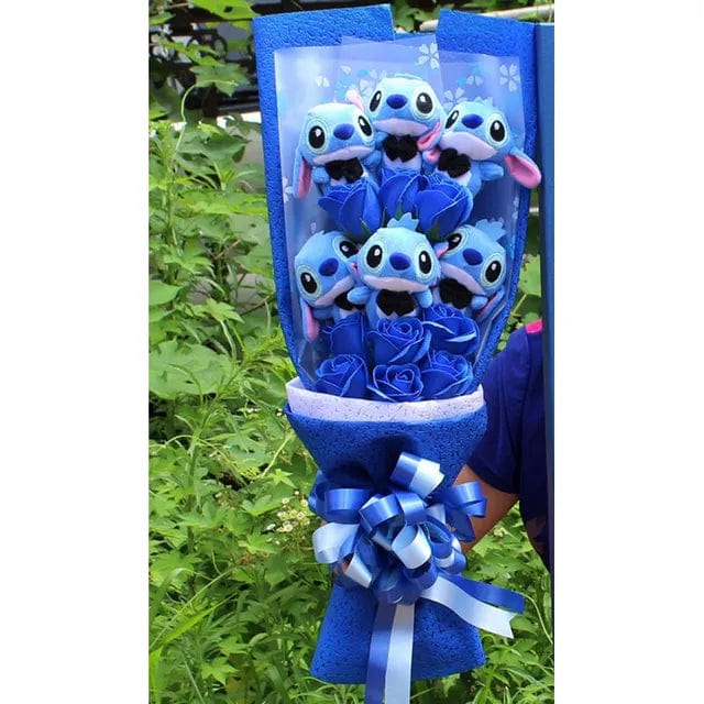 "Bouquet peluches colorées avec Stitch et amis, cadeau magique pour enfants, décoration douillette et festive."
