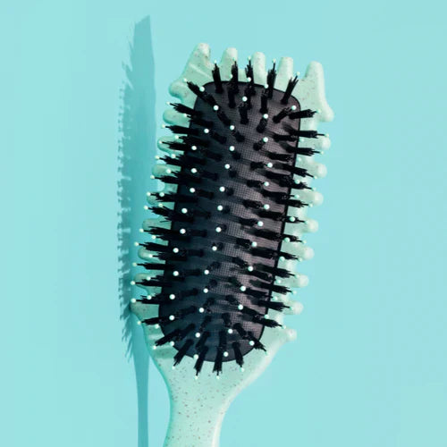 Brosse boucles 3-en-1 : définition, volume, anti-frisottis.  Cheveux ondulés/bouclés.  Design ergonomique.