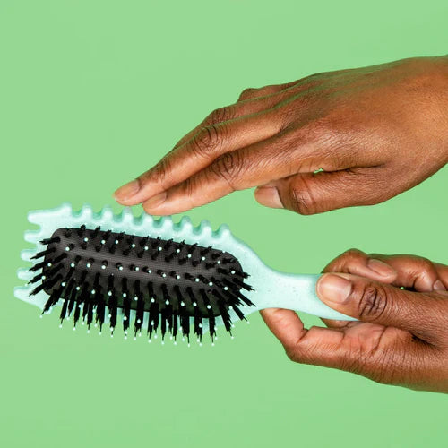 Brosse boucles 3-en-1 : définition, volume, anti-frisottis.  Cheveux ondulés/bouclés.  Design ergonomique.