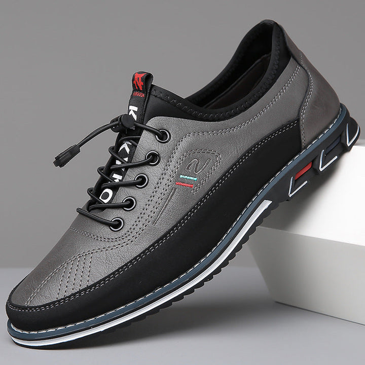"Chaussures Oxford homme caramel, design moderne, bout rond, lacets. Élégantes et confortables pour occasions formelles."