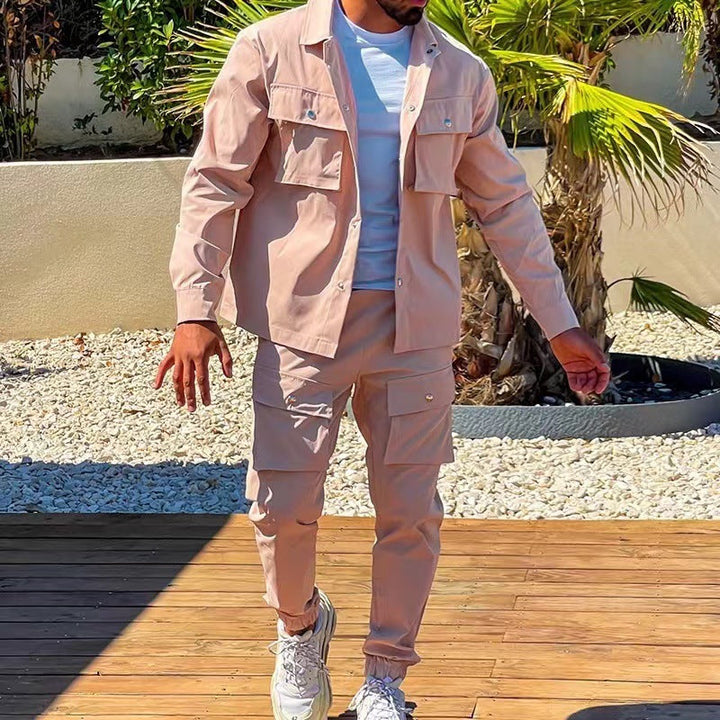 Costume homme 2 pièces, style moderne, coupe slim. Veste et pantalon assortis, look élégant et décontracté.