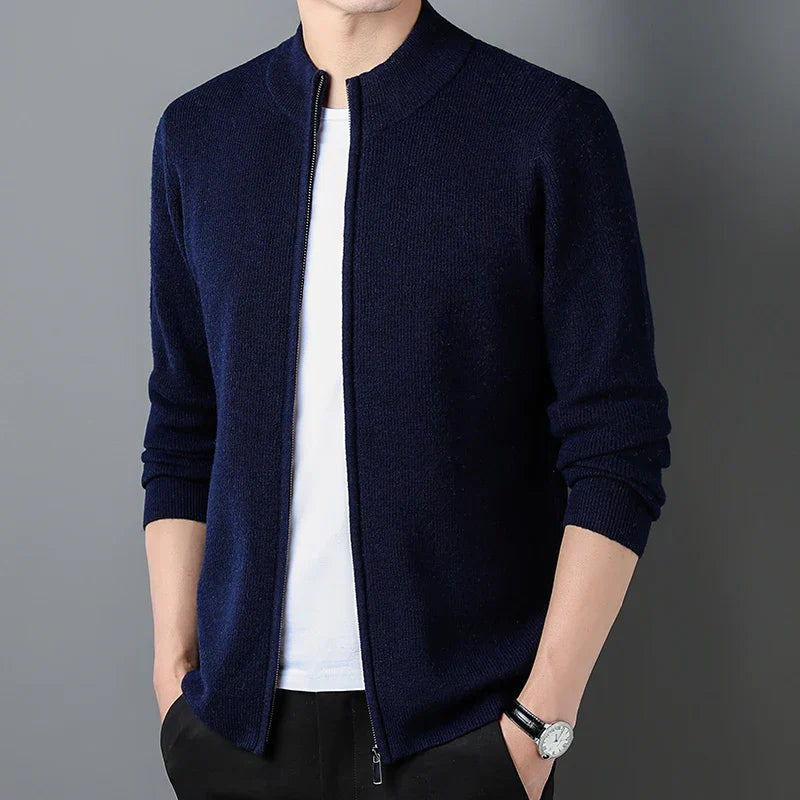 Gilet cachemire homme, coupe ajustée, col élégant. Chaleur et douceur exceptionnelles.