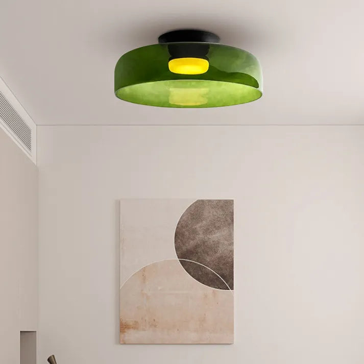 "Lampadaire de plafond en verre multicolore, style médiéval moderne, parfait pour salon élégant et chaleureux."