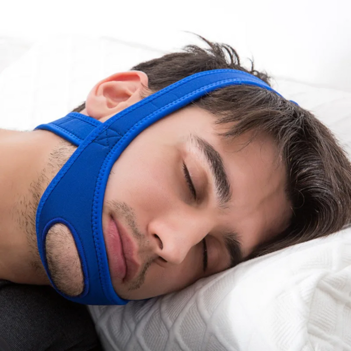 Orthèse anti-ronflement ergonomique bleue, conçue pour le confort et la réduction du bruit nocturne. Solution apnée du sommei