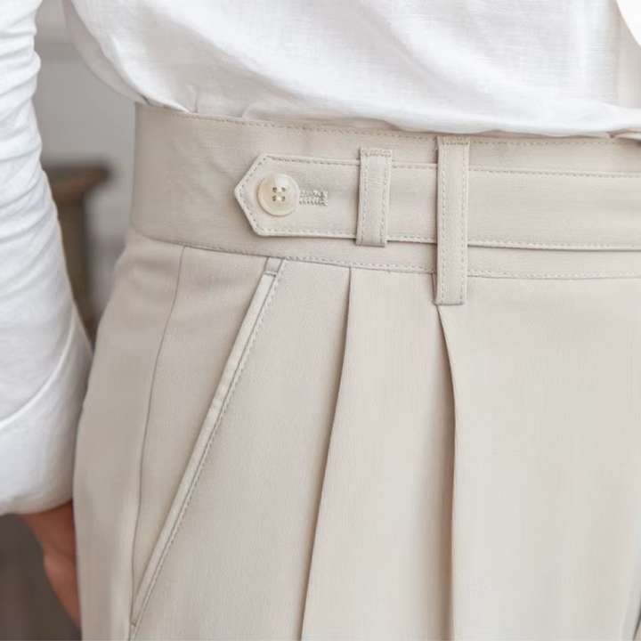"Pantalon à pinces homme, taille haute, plis élégants, vue avant, matière premium, idéal professionnel et festif"