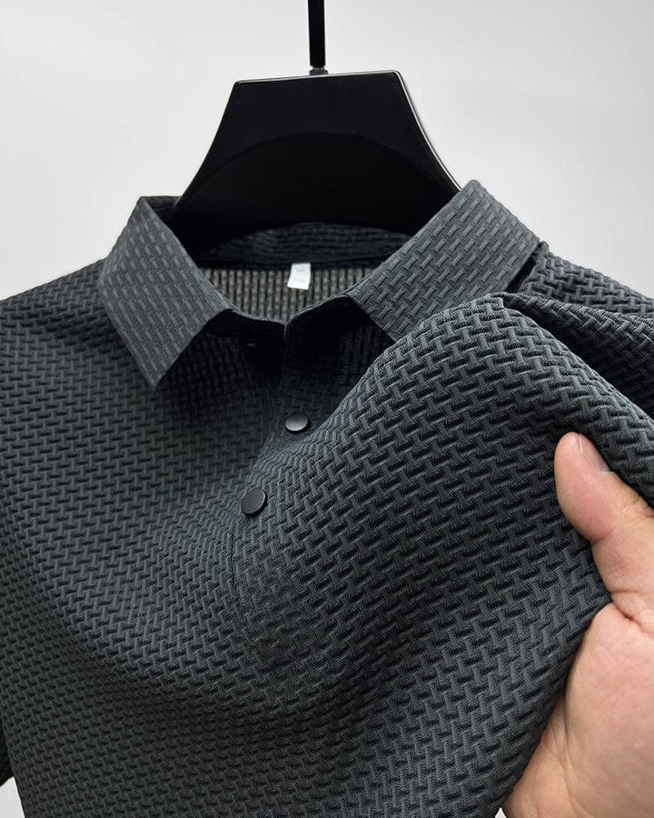 Polo en soie pour hommes, coupe ajustée, couleur élégante, respirant, parfait pour style moderne et confort optimal.