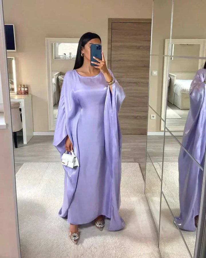 Robe longue Abaya Alina élégante et confortable, manches longues, couleur bleu ciel, idéale pour style modeste.