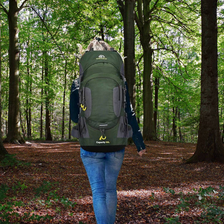 Sac à dos vert AdventurePack étanche, 60L, idéal pour randonnée et aventures, tissu robuste, grande capacité, confortabilités