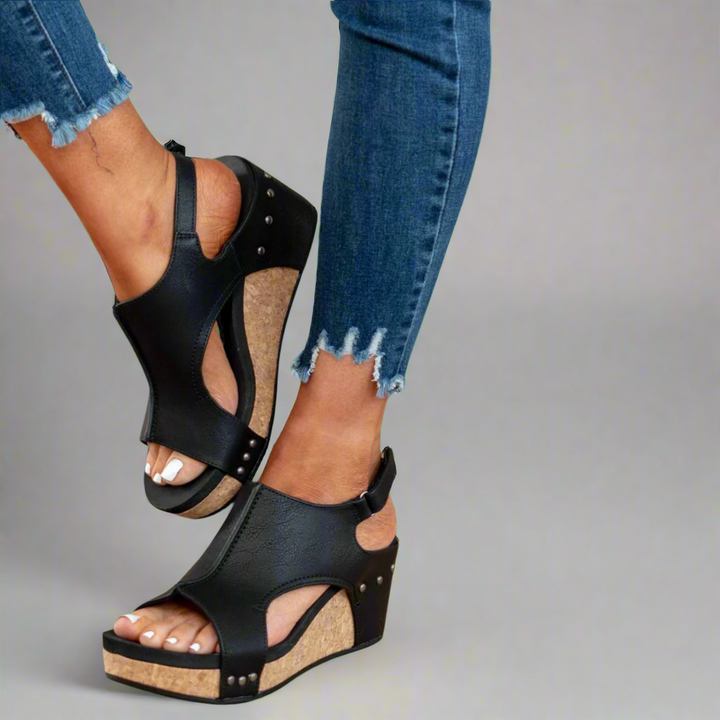 "Sandales orthopédiques femme noires ergonomiques avec semelle antidérapante pour confort et style élégant quotidien."
