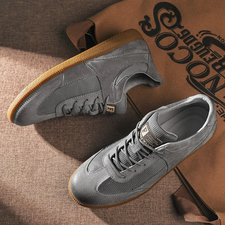 "Sneakers en cuir italien pour homme, élégantes, semelle antidérapante, couleur marron, confort quotidien."