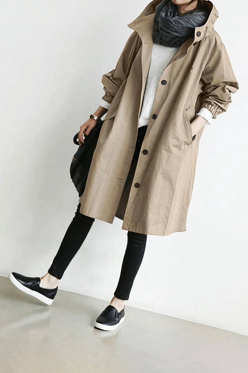 Veste coupe-vent imperméable surdimensionnée.  Protection élégante et fonctionnelle.  Modèle décontracté.