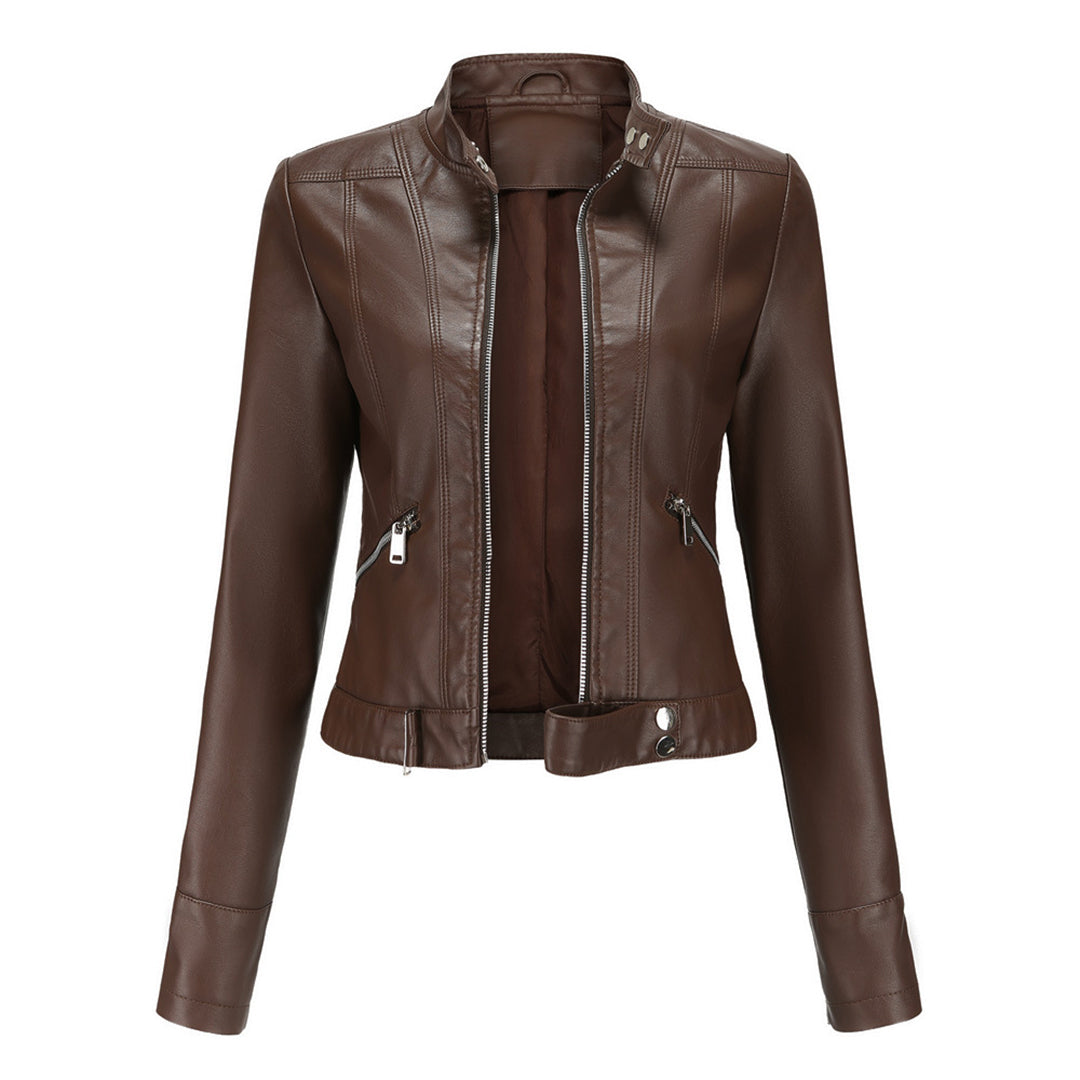 Veste courte en cuir femme, élégante et stylée. Coupe flatteuse.
