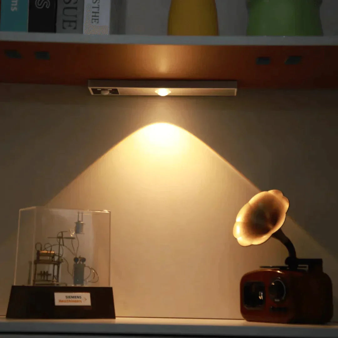 Intelligente LED-Lampe mit Bewegungssensor