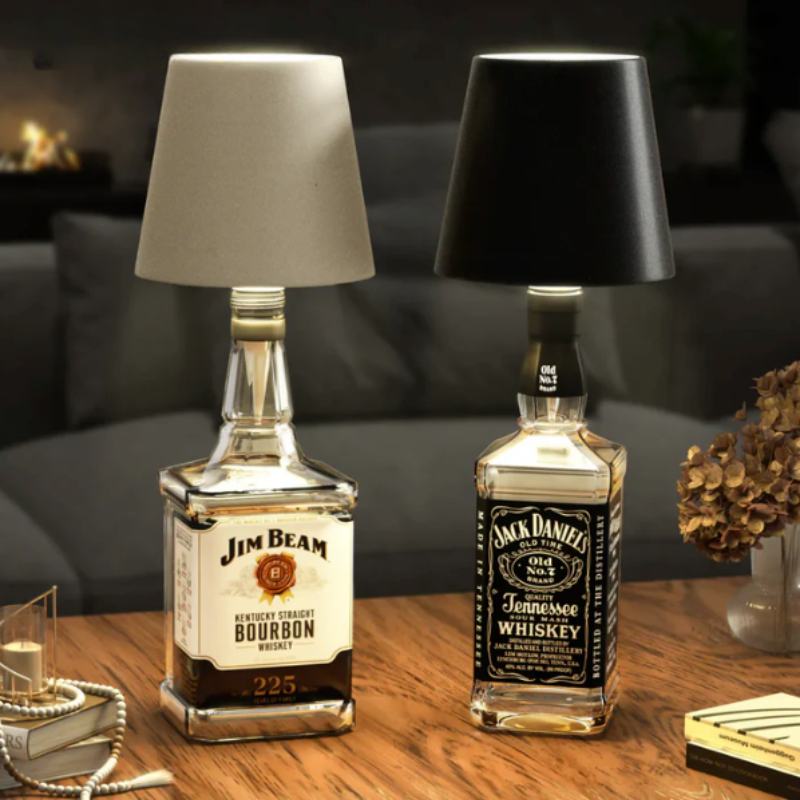 Lampe de table sans fil, lumière LED personnalisable. Design bouteille pour éclairage d'ambiance intérieur.