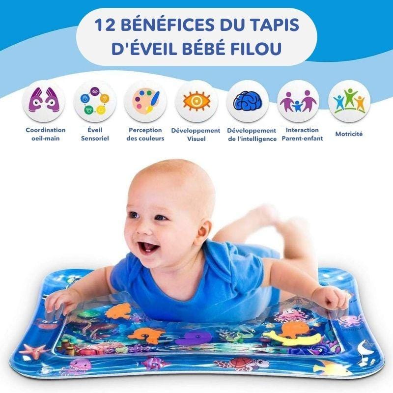 Tapis sensoriel à eau pour bébé, éveil visuel et tactile avec des hochets flottants.