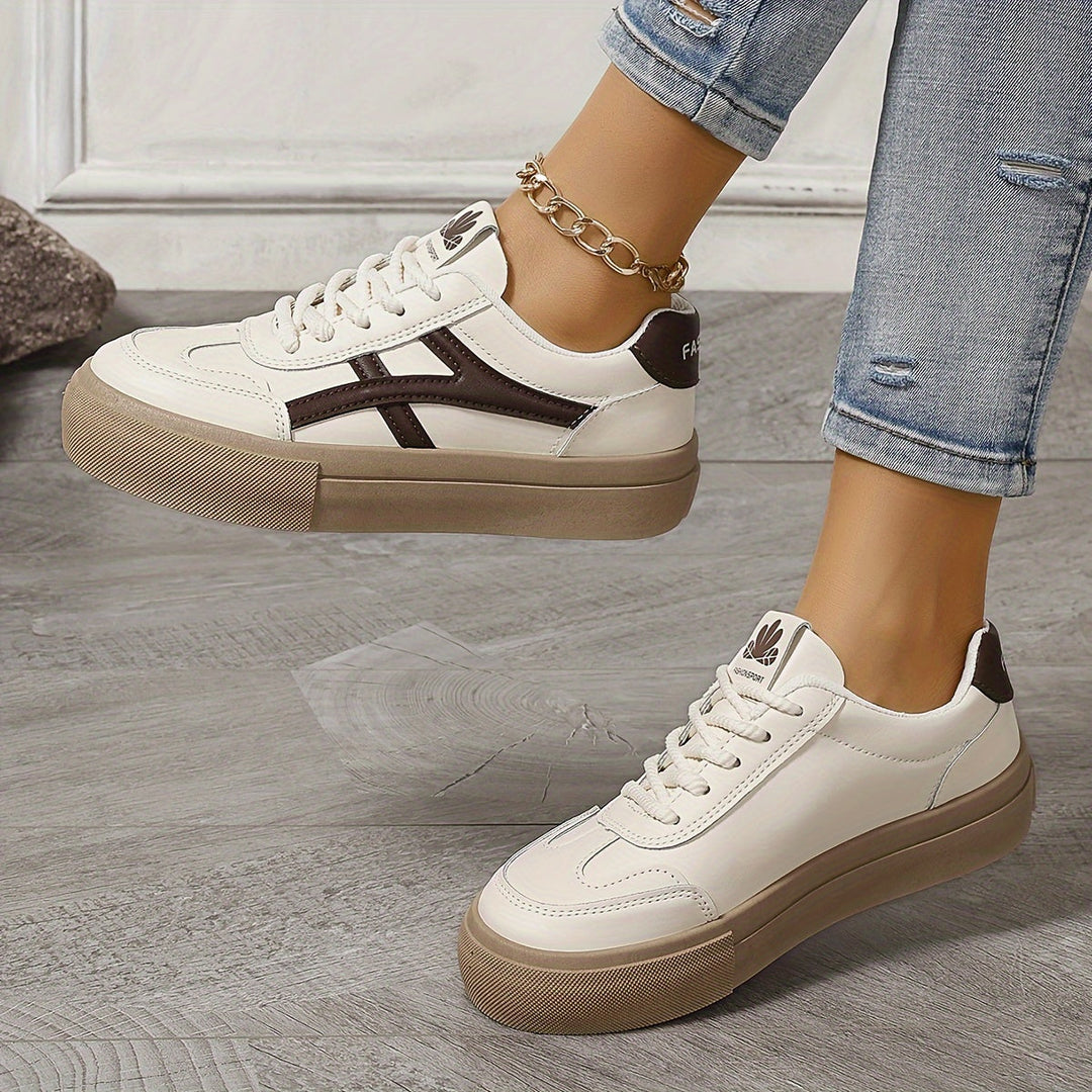Oxfords confortables femme, style compensé. Allient mode, soutien plantaire et soulagement des douleurs pour un bien-être optimal.
