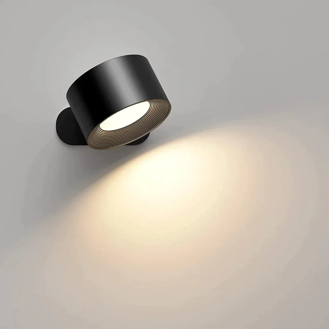 Lampe murale LED rechargeable, rotative 360°, fixation magnétique pratique.
