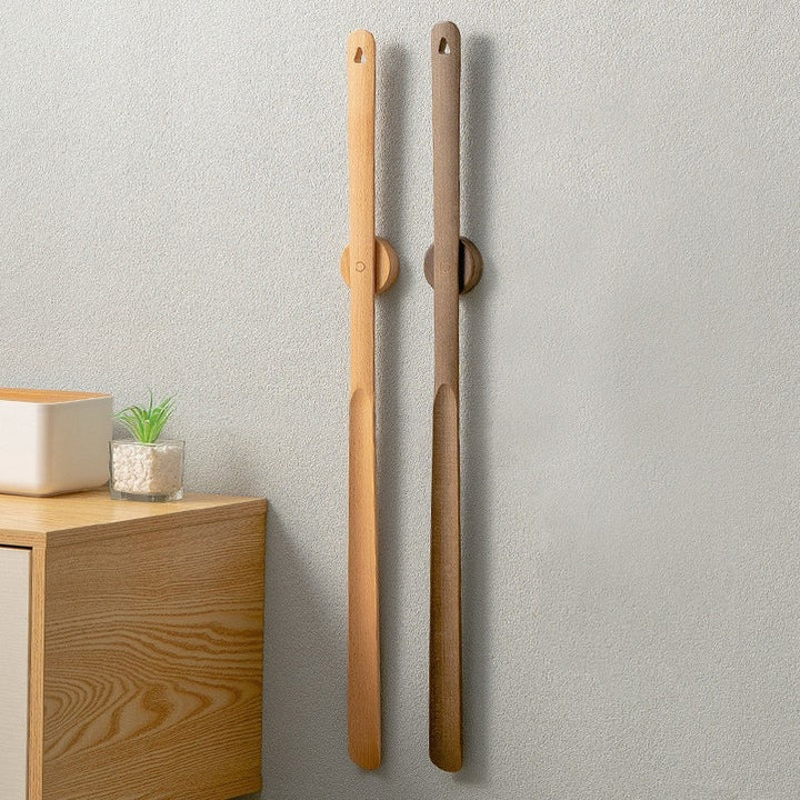 Magnetischer Schuhanzieher aus Holz: Hilfe beim Anziehen