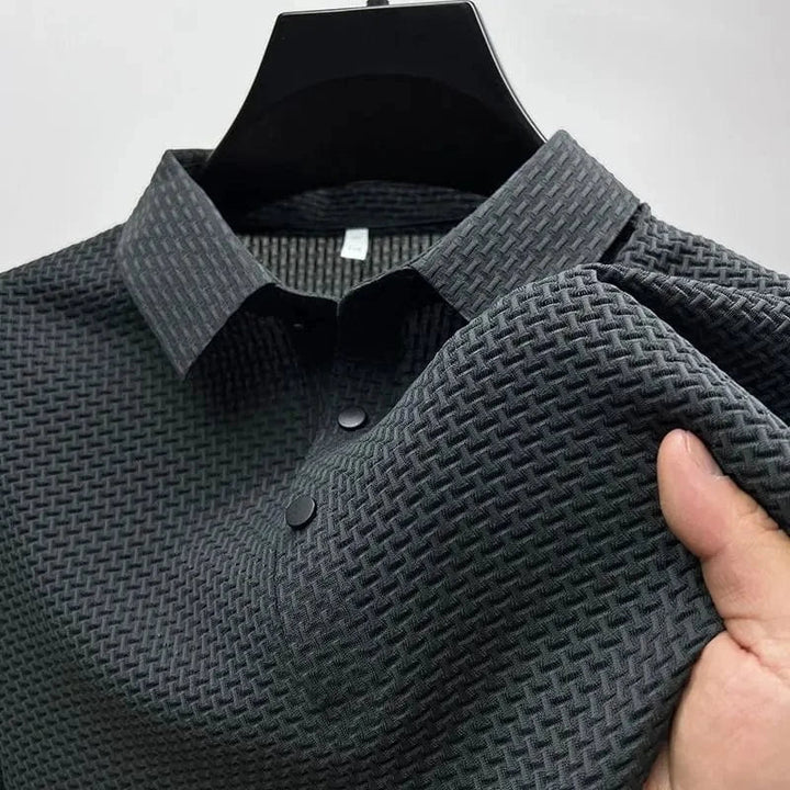Polo homme élégant style italien, coupe ajustée, idéal pour l'été et la mode masculine décontractée.
