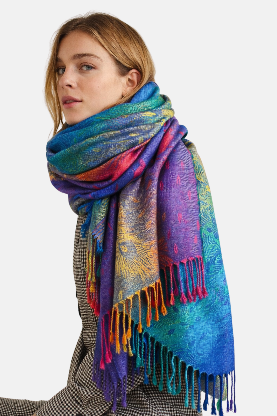Écharpe femme élégante et confortable, indispensable pour la chaleur et le style en saison froide.