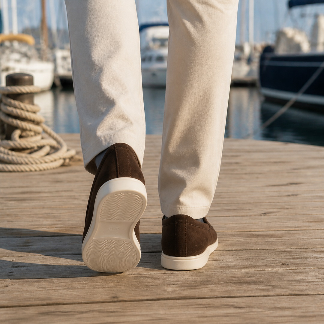Mocassins homme café, décontractés, tendance, pour un look soigné et confortable.