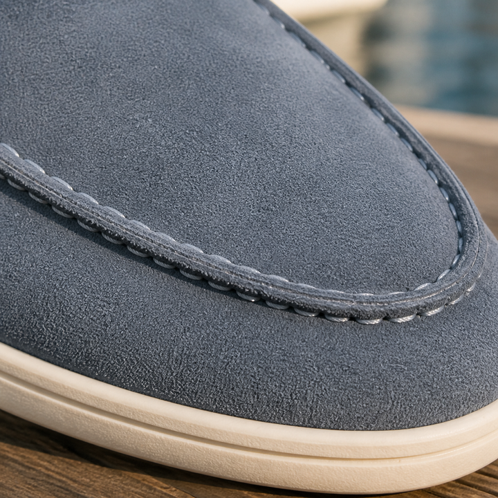 Mocassins gris pour homme, polyvalents, confortables, style tendance pour toute occasion.