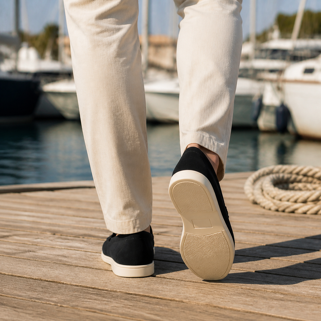 Chaussures mocassins homme gris, élégants, à enfiler, idéaux pour un confort rapide.