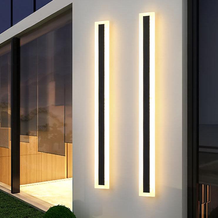 Applique d'extérieur LED moderne, design minimaliste, illumine la façade avec une lumière douce et un style linéaire élégant.