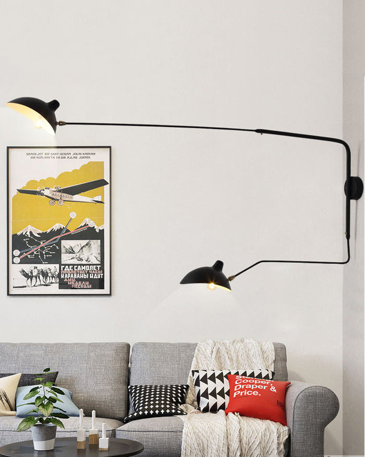 Applique murale articulée à double bras. Éclairage moderne et ajustable. Design minimaliste.
