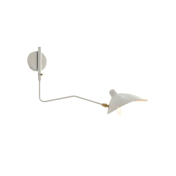 Applique murale articulée à double bras. Éclairage moderne et ajustable. Design minimaliste.