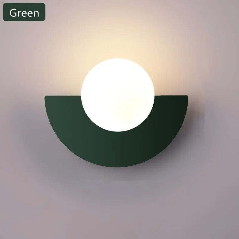 "Applique murale demi-cercle moderne nordique, design blanc, pour intérieur élégant et lumineux."