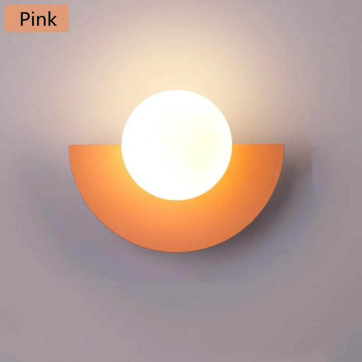 "Applique murale demi-cercle moderne nordique, design blanc, pour intérieur élégant et lumineux."