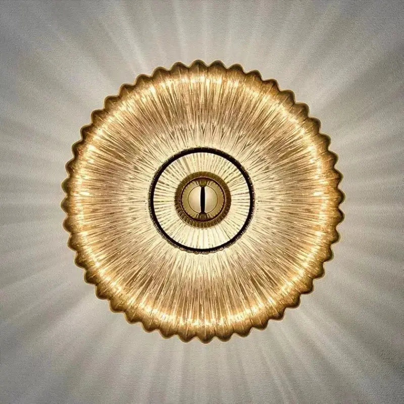 Applique murale design en verre. Lumière douce et chaleureuse. Style moderne et élégant.