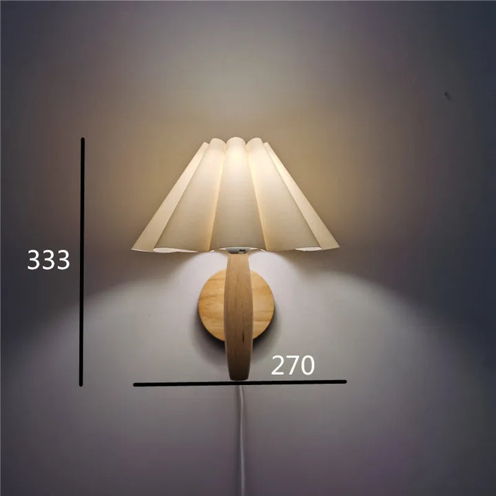 Applique murale design nordique, bois, LED intégrée. Lumière douce et tamisée, idéale chambre, salon.