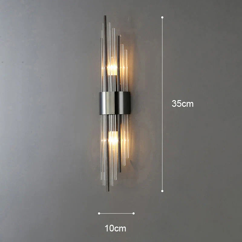 Applique murale LED design moderne.  Éclairage chambre élégant,  finitions dorée, noire ou blanche.