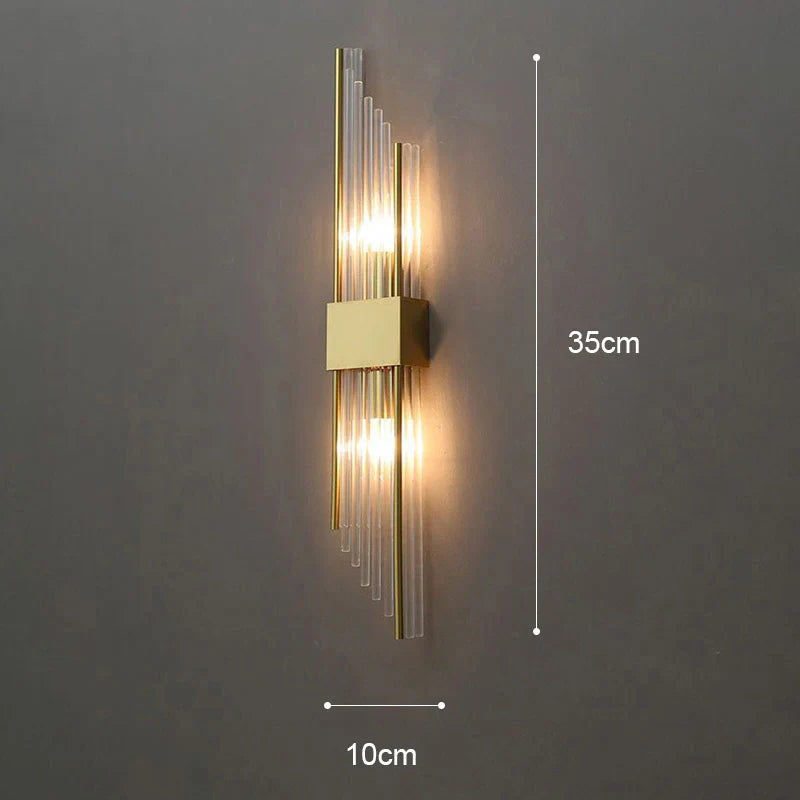 Applique murale LED design moderne.  Éclairage chambre élégant,  finitions dorée, noire ou blanche.