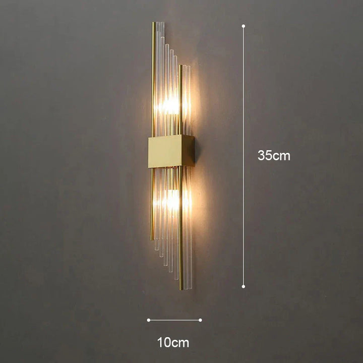 Applique murale LED design moderne.  Éclairage chambre élégant,  finitions dorée, noire ou blanche.