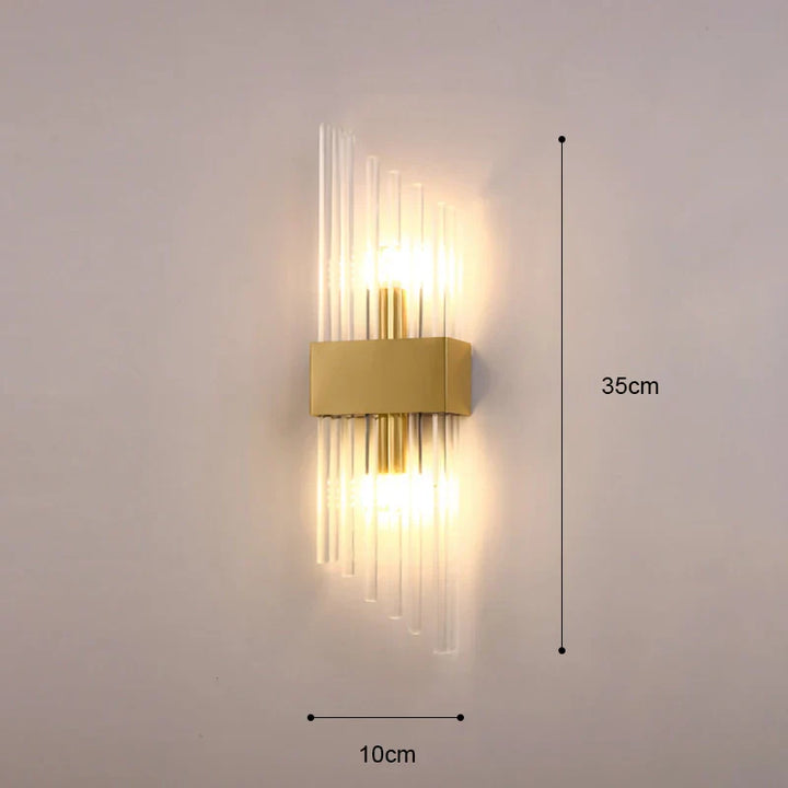 Applique murale LED design moderne.  Éclairage chambre élégant,  finitions dorée, noire ou blanche.