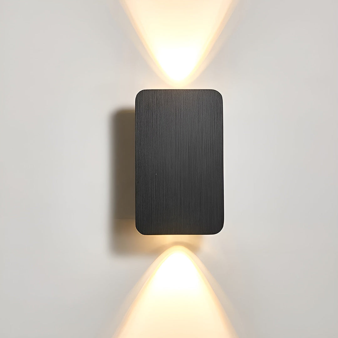 Applique murale LED minimaliste. Design élégant et moderne. Éclairage doux et homogène. Idéal salon, chambre.