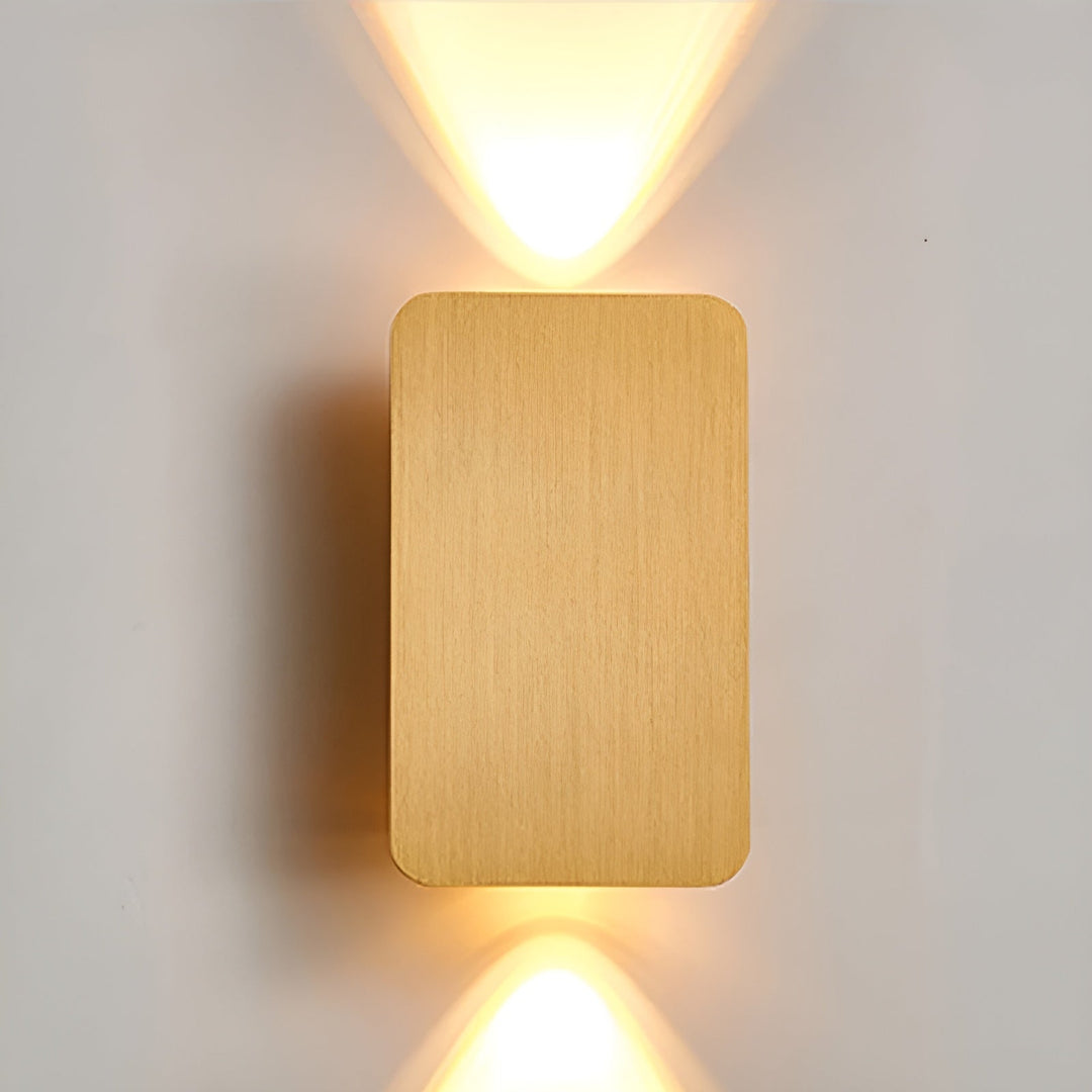 Applique murale LED minimaliste. Design élégant et moderne. Éclairage doux et homogène. Idéal salon, chambre.