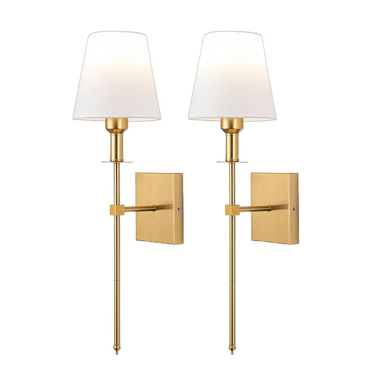 "Applique murale sans fil élégante, rechargeable, design or, éclat subtil pour intérieur moderne."
