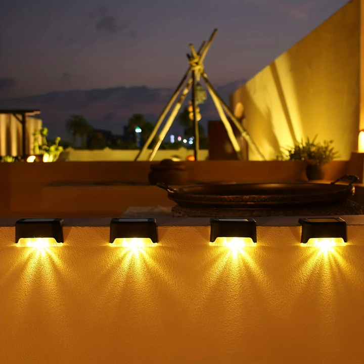 Appliques solaires LED extérieures. Éclairage jardin sans fil, design moderne, installation facile.