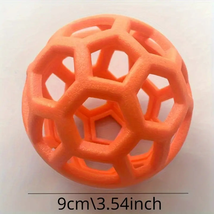 Balle interactive pour chien, durable et stimulante.  Favorise le reniflement et le jeu. Couleurs vives.
