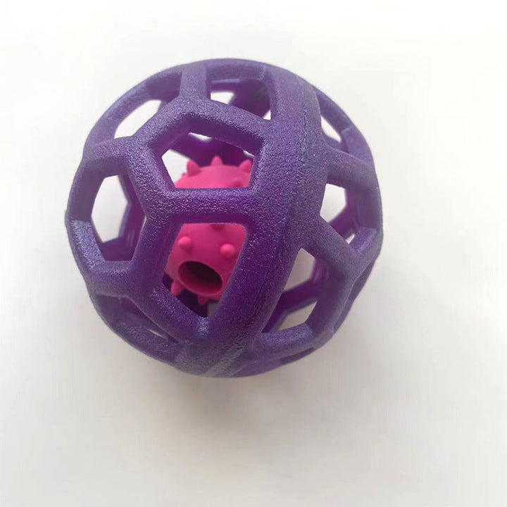 Balle interactive pour chien, durable et stimulante.  Favorise le reniflement et le jeu. Couleurs vives.