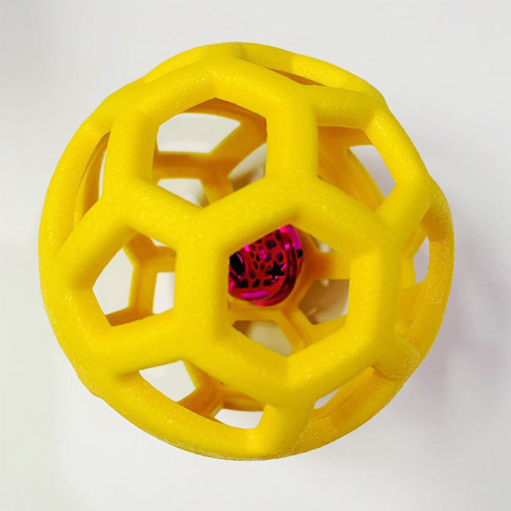 Balle interactive pour chien, durable et stimulante.  Favorise le reniflement et le jeu. Couleurs vives.