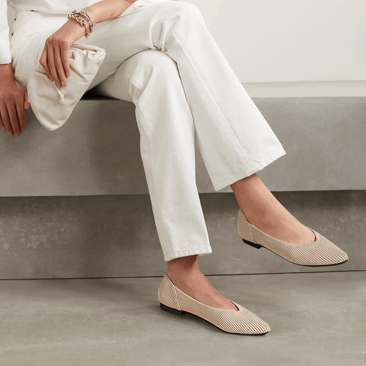 Élégantes ballerines femme à bout pointu, idéales pour un look chic et féminin.