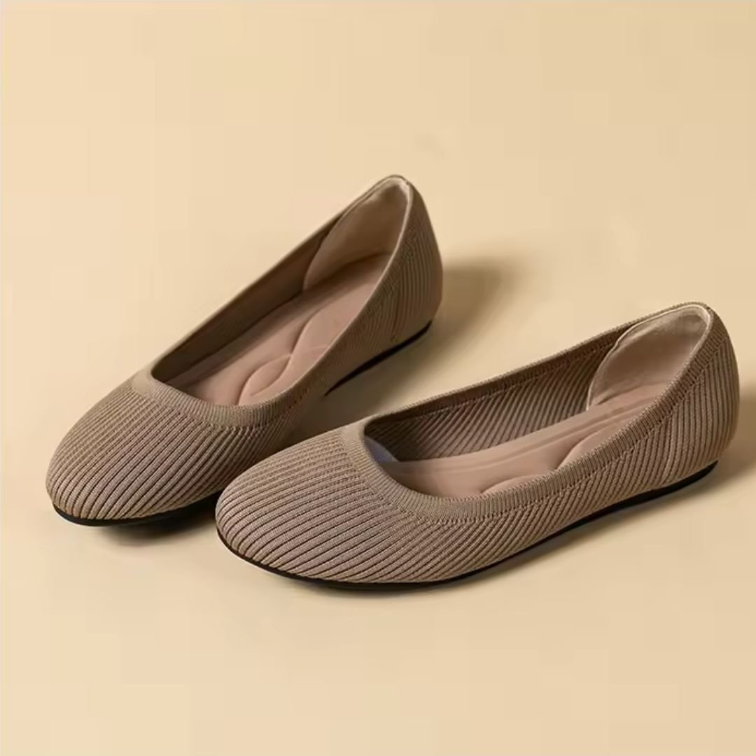 Ballerines orthopédiques élégantes en cuir, confort optimal et style chic, idéales pour toutes vos tenues.
