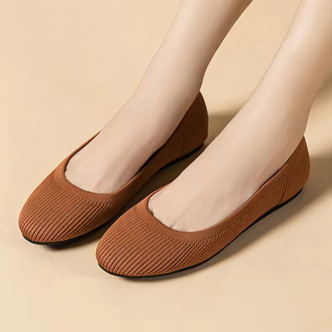 Ballerines orthopédiques élégantes en cuir, confort optimal et style chic, idéales pour toutes vos tenues.