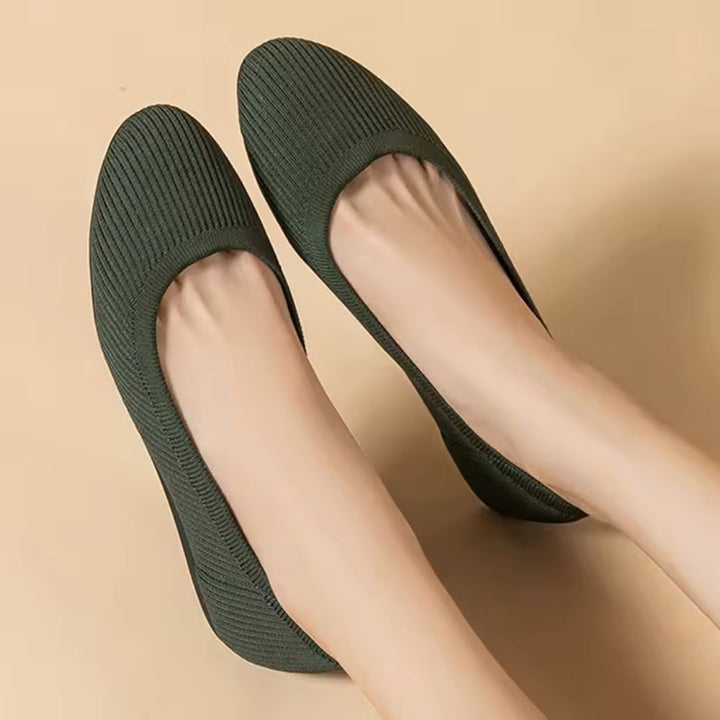 Ballerines orthopédiques élégantes en cuir, confort optimal et style chic, idéales pour toutes vos tenues.