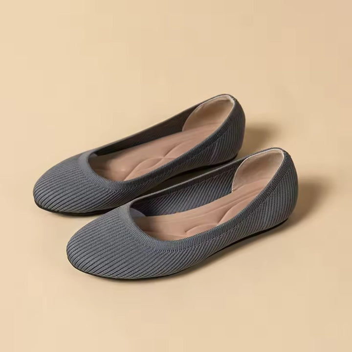 Ballerines orthopédiques élégantes en cuir, confort optimal et style chic, idéales pour toutes vos tenues.